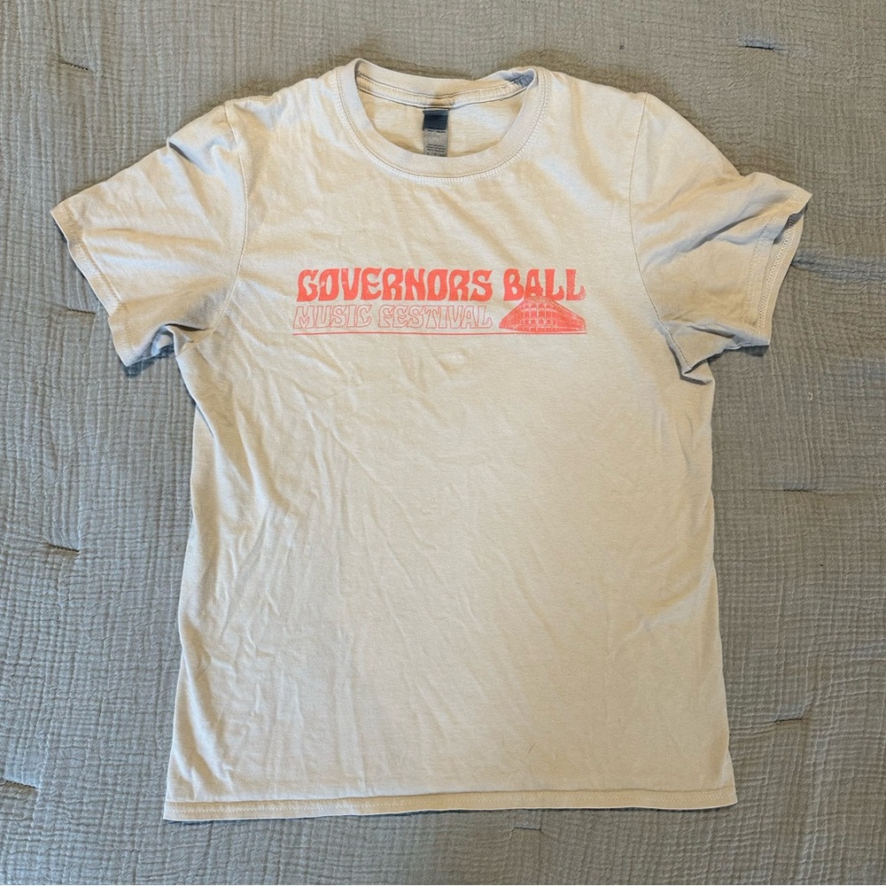 Gov Ball 2021 Red Skyline Tan Tee